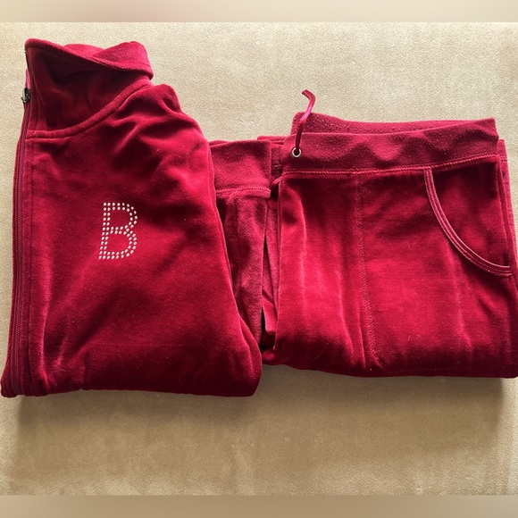 Track suit - Picture 2 of 3